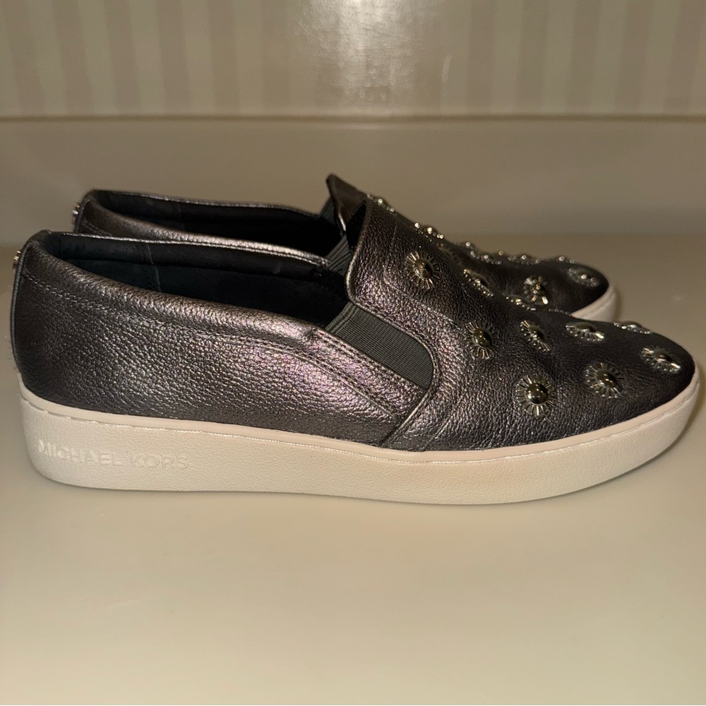 Michael Kors Gunmetal Grey Silver Studded Leo Leather Slip-On Sneakers Shoes 7 - Picture 10 of 16